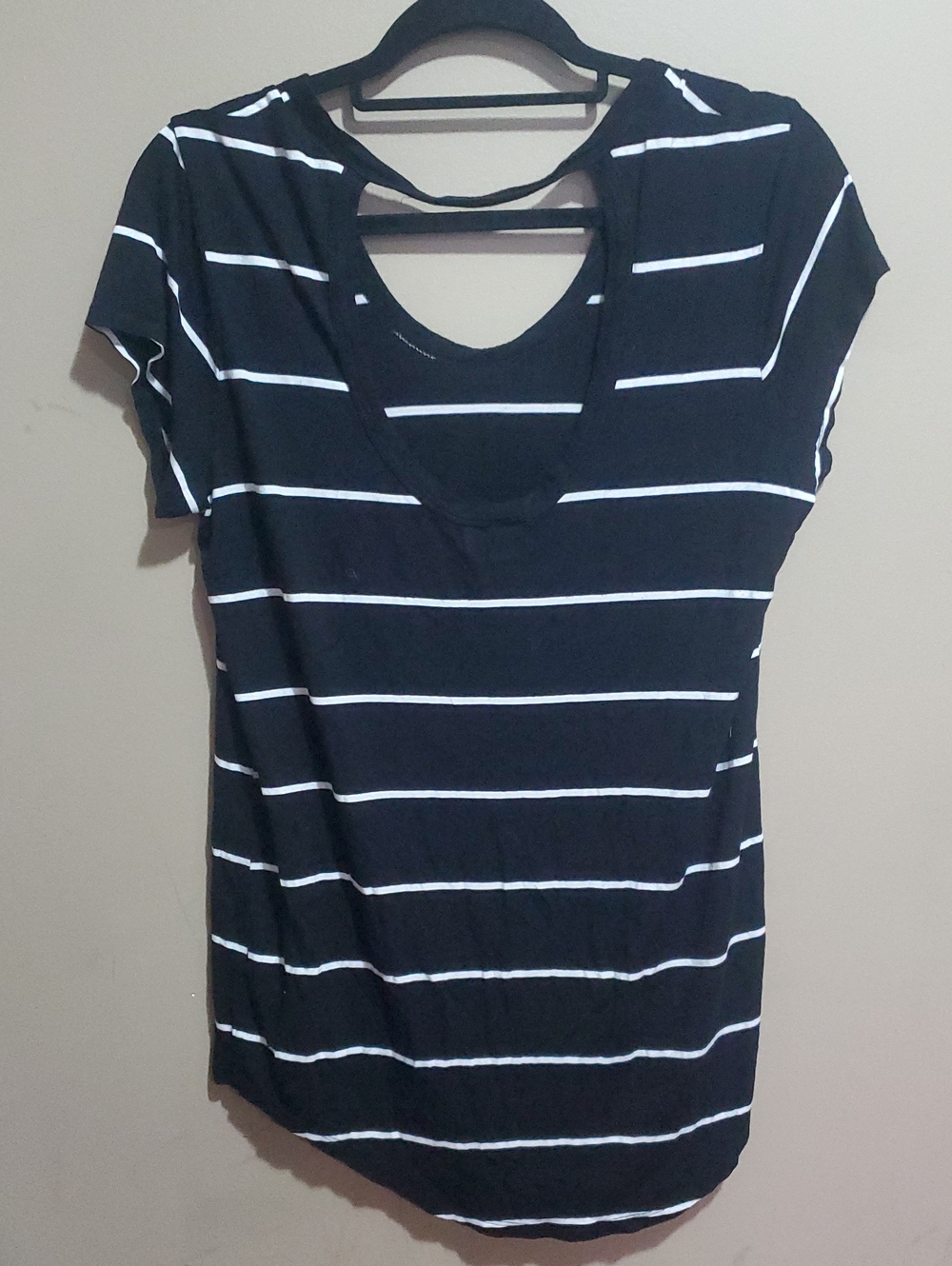 Stork Babe Women's Black & White Striped Cutout Short Sleeve Top Size XL